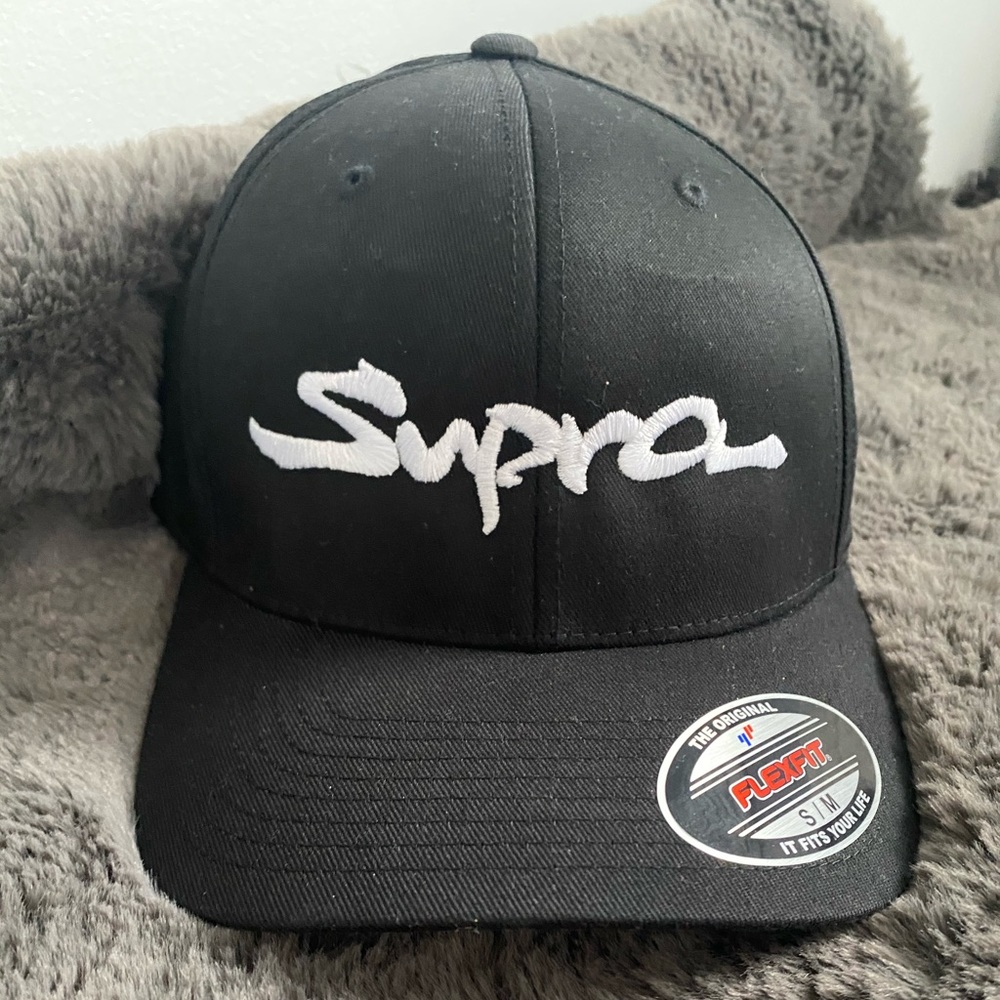 Men’s embroidered Supra Hat
